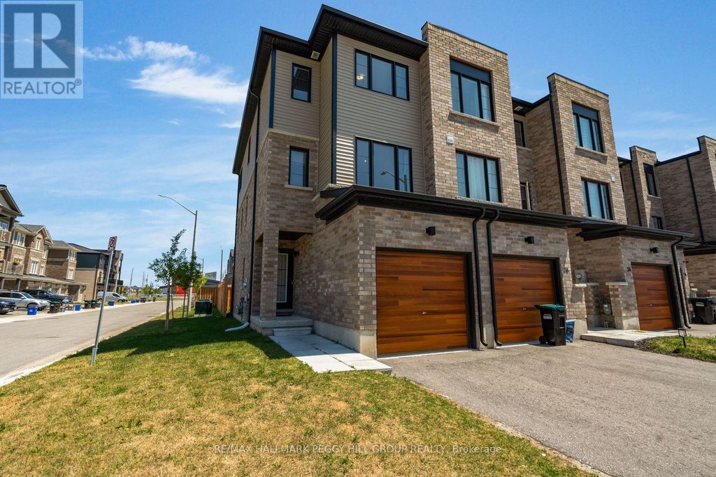 30 Pumpkin Corner Crescent, Barrie
