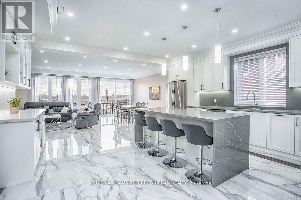 83 Floral Parkway, Toronto (maple Leaf)