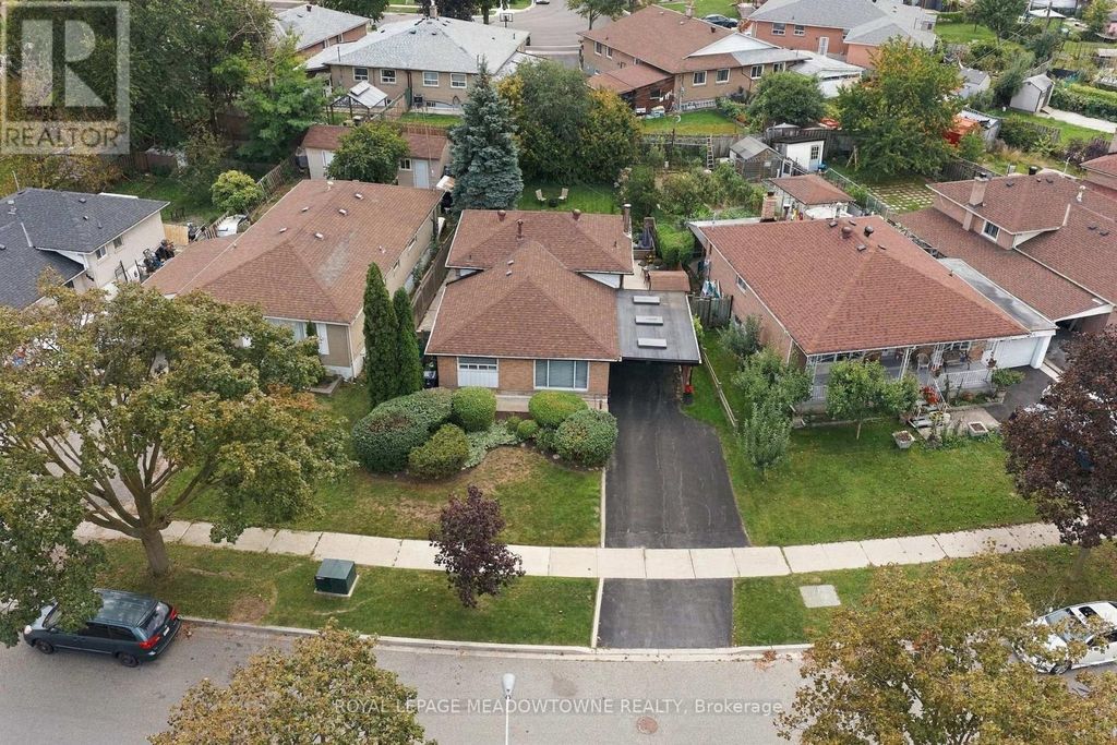 100 Lexington Avenue, Toronto (west Humber-Clairville)