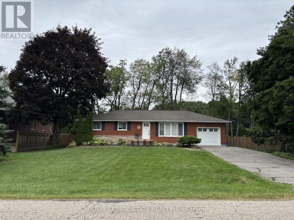 471 Gray Court Drive, Hamilton (meadowlands)