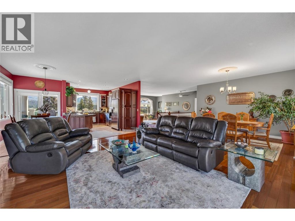6812 Cabernet Place, Oliver