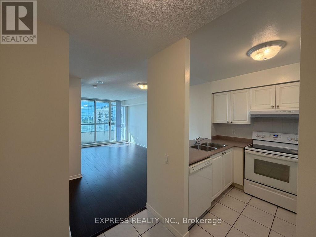 1605 - 8 Hillcrest Avenue, Toronto (willowdale East)