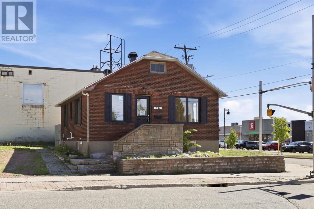 56 Dennis St, Sault Ste. Marie