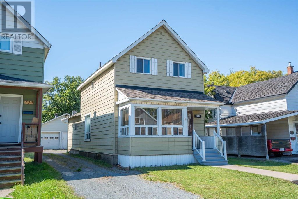 225 Beverley St, Sault Ste Marie