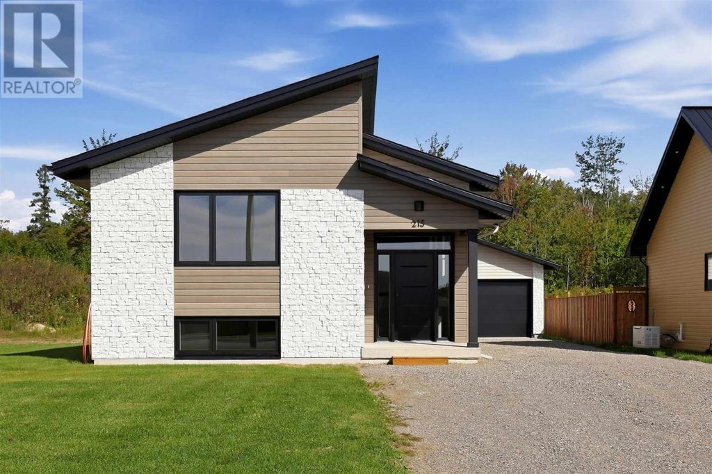 215 Greenfield Dr, Sault Ste. Marie