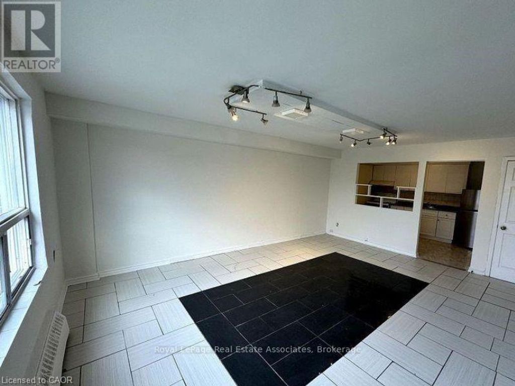 1 - 3071 Hurontario Street, Mississauga (cooksville)