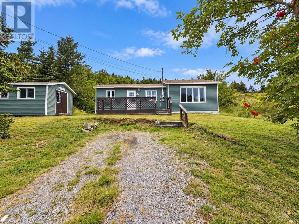 73 Beach Avenue, Salmon Cove
