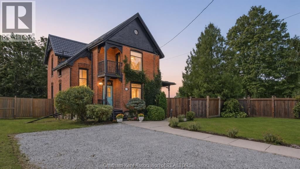 136 King Street South, Highgate