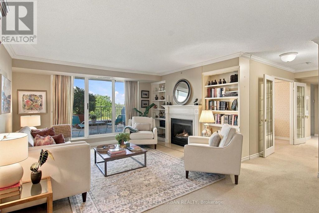 524 - 18 Concorde Place, Toronto (banbury-Don Mills)