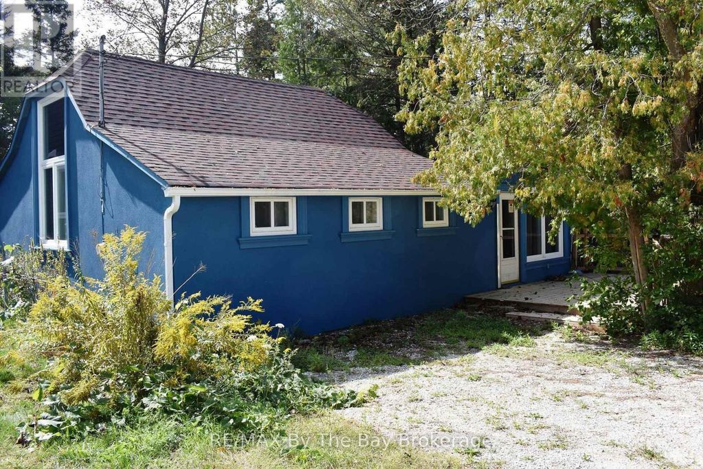 16 Albert Street, Wasaga Beach