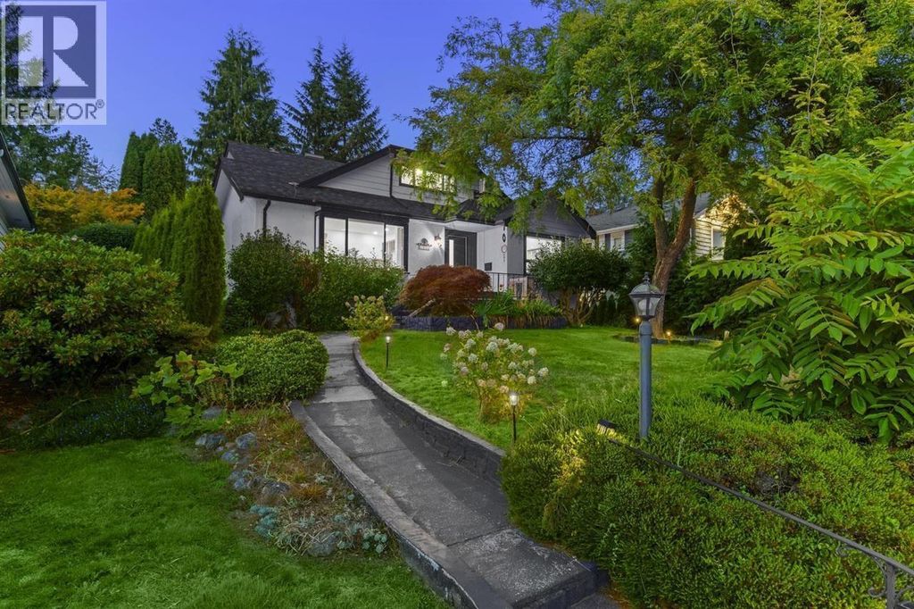 1921 Fulton Avenue, West Vancouver