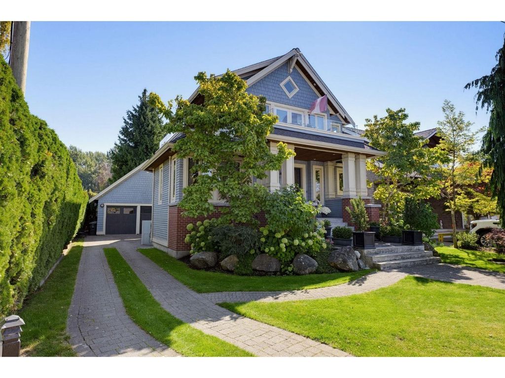 3098 Mcbride Avenue, Surrey