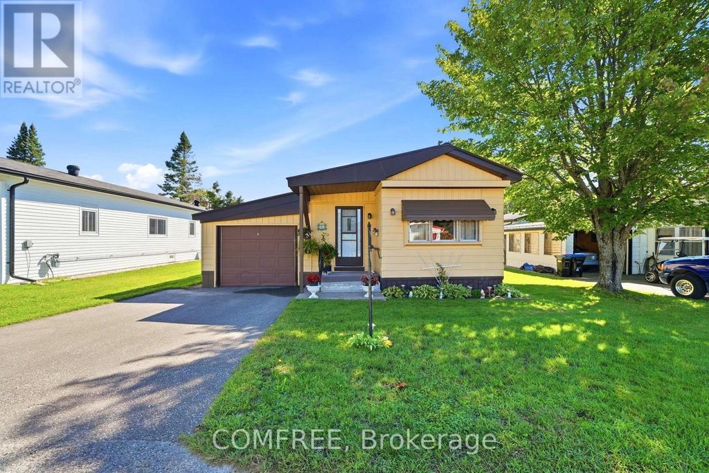 83 Cameron Drive, Oro-Medonte (hawkestone)