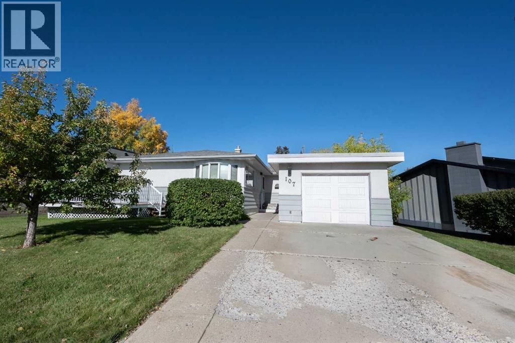 107 Hallbrook Drive Sw, Calgary