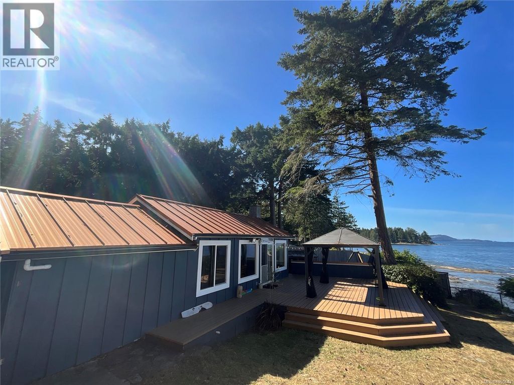 532 Berry Point Rd, Gabriola Island