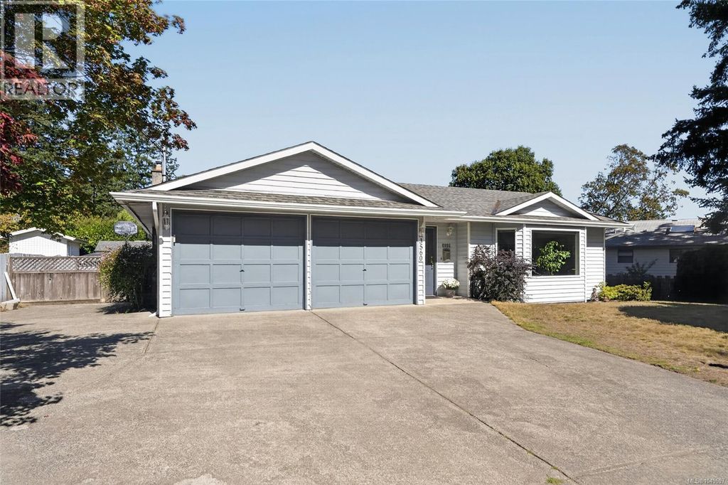 3560 Falcon Dr, Nanaimo