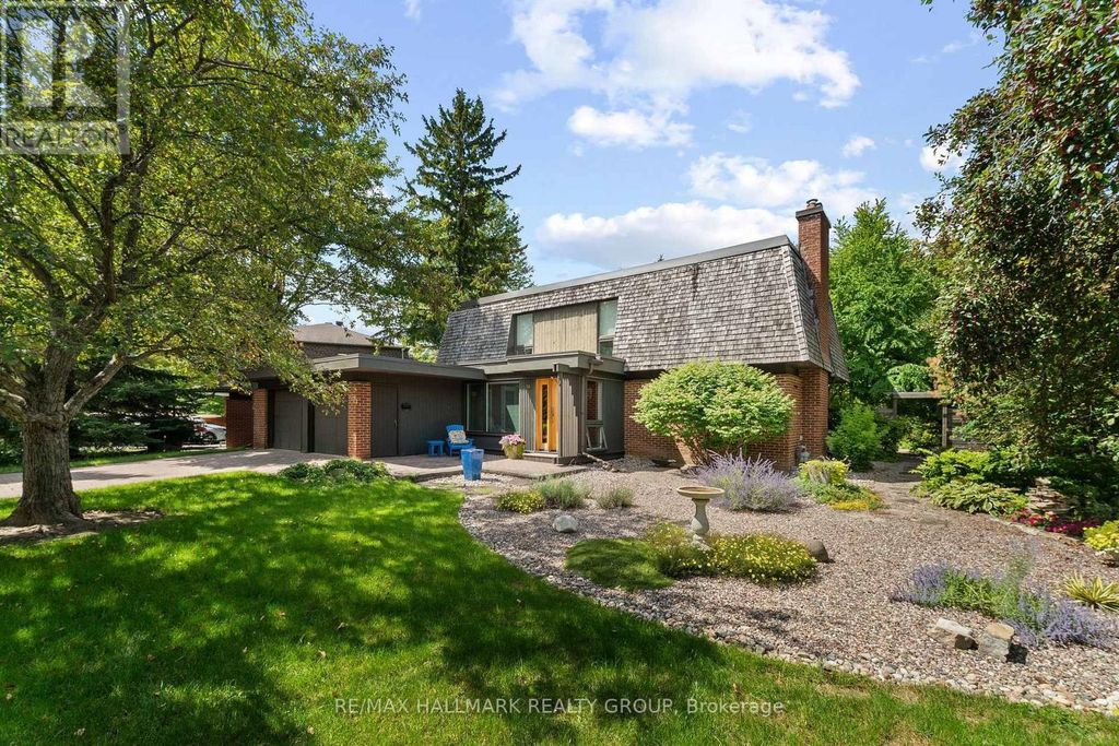 14 Sandwell Crescent, Ottawa