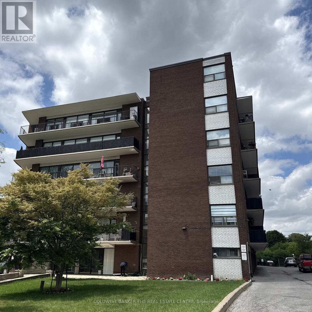 208 - 50 Gulliver Road, Toronto (brookhaven-Amesbury)
