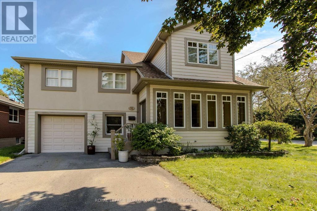 707 Ross Street, Burlington (brant)