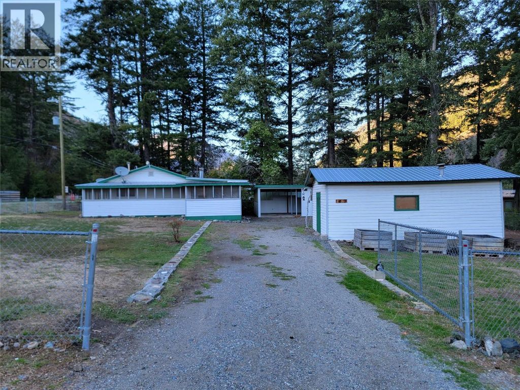 1483 Main Street, Olalla