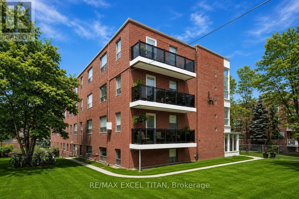 101 - 4 Hill Heights Road, Toronto (stonegate-Queensway)