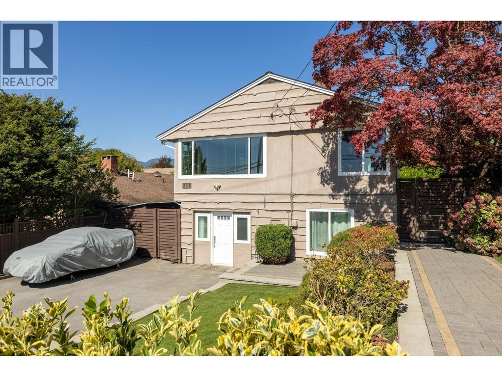 424 W Queens Road, North Vancouver