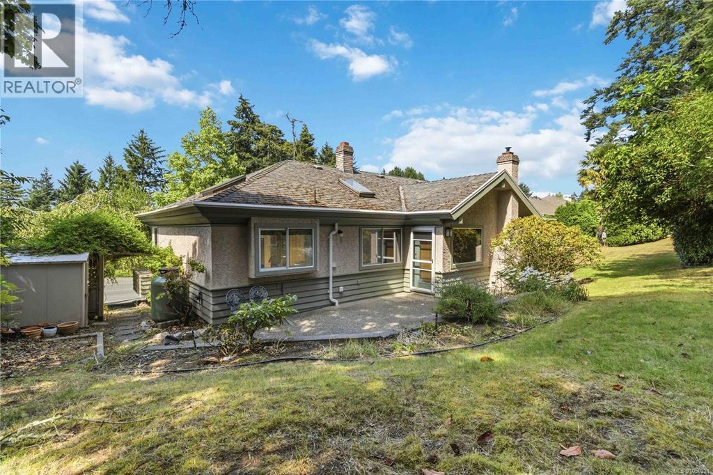 4343 Emily Carr Dr, Saanich