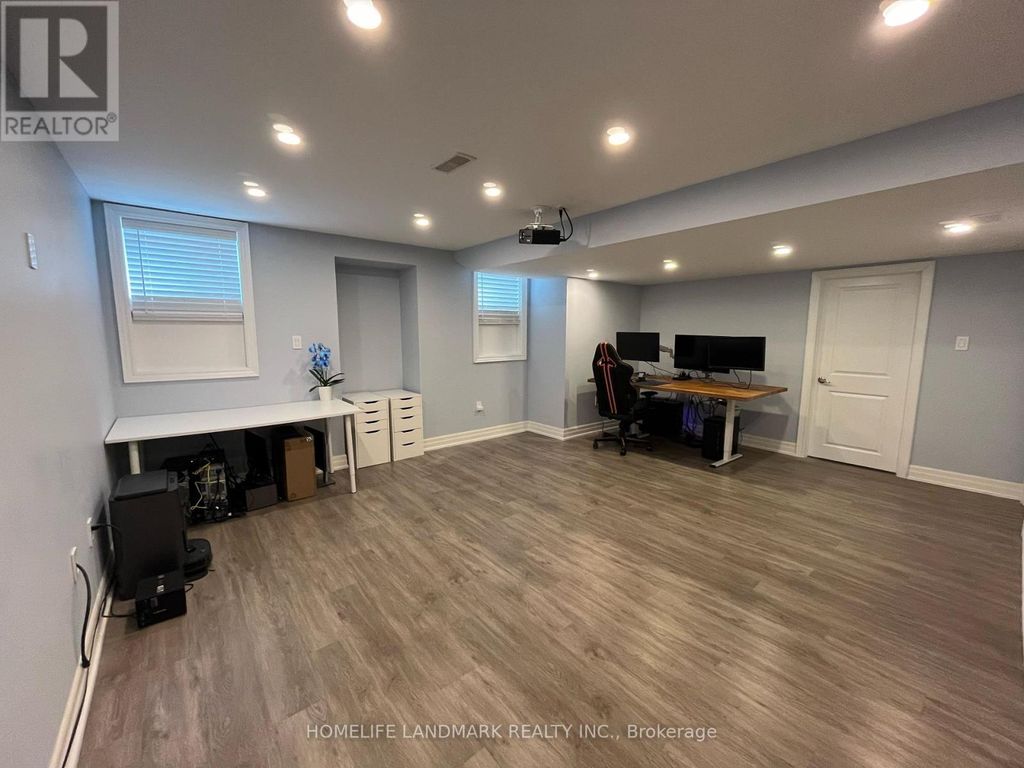 338 Harold Dent Trail, Oakville (go Glenorchy)