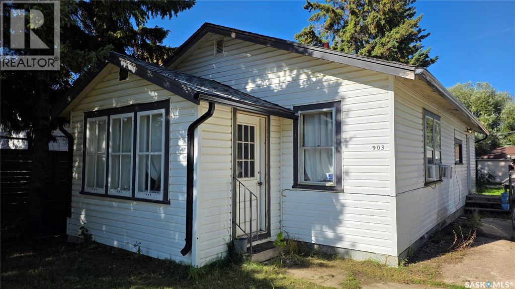 903 103rd Avenue, Tisdale
