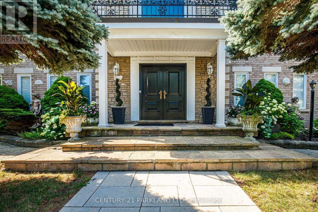 1 Radley Street, Vaughan (east Woodbridge)