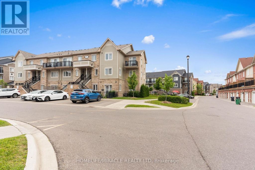 312 - 250 Sunny Meadow Boulevard, Brampton (sandringham-Wellington)