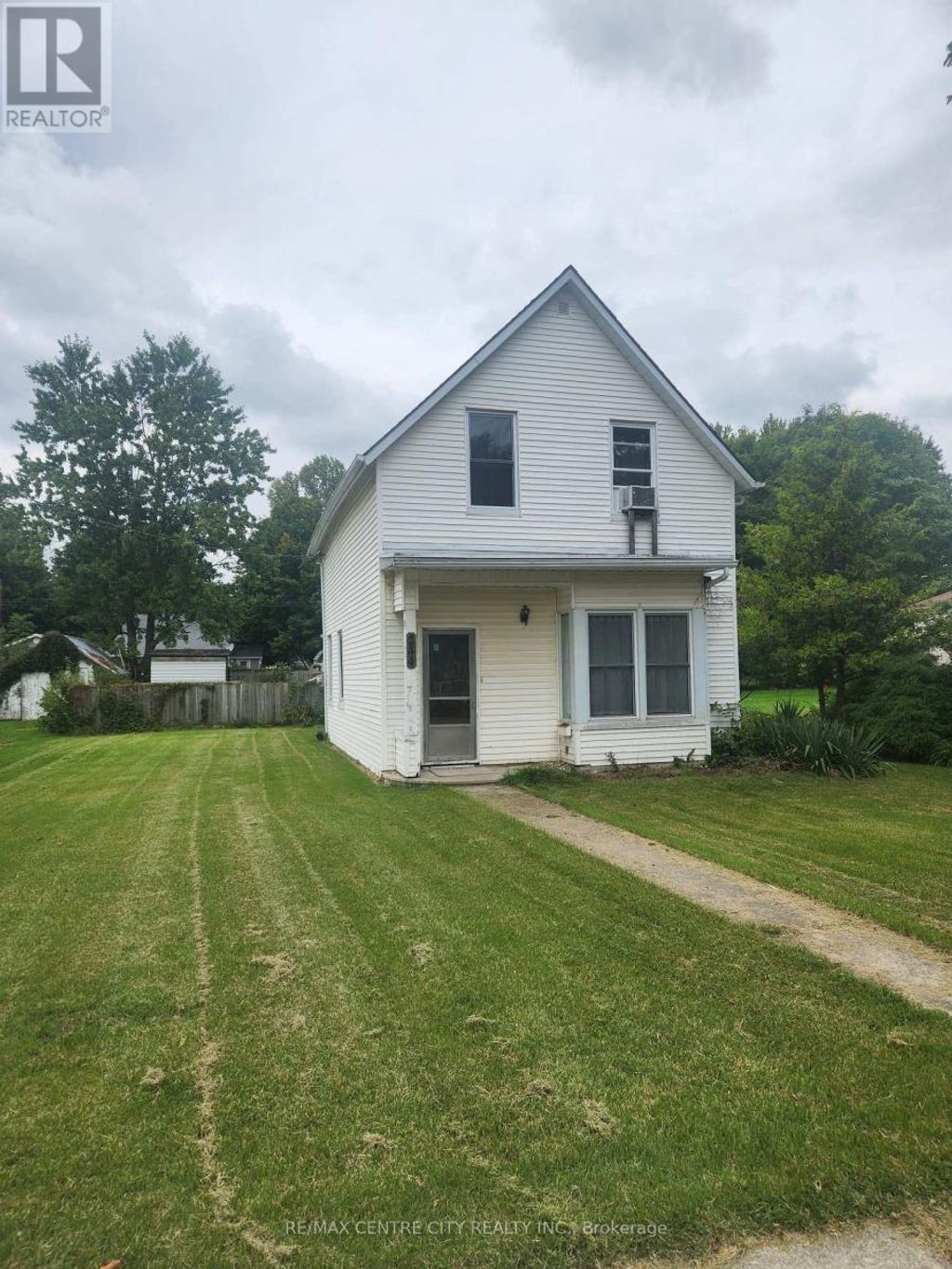 244 Elm Street W, Chatham-Kent (bothwell)