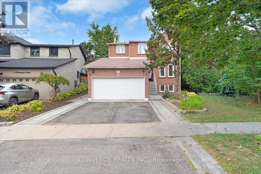 3 Plowman Drive, Ajax (central)