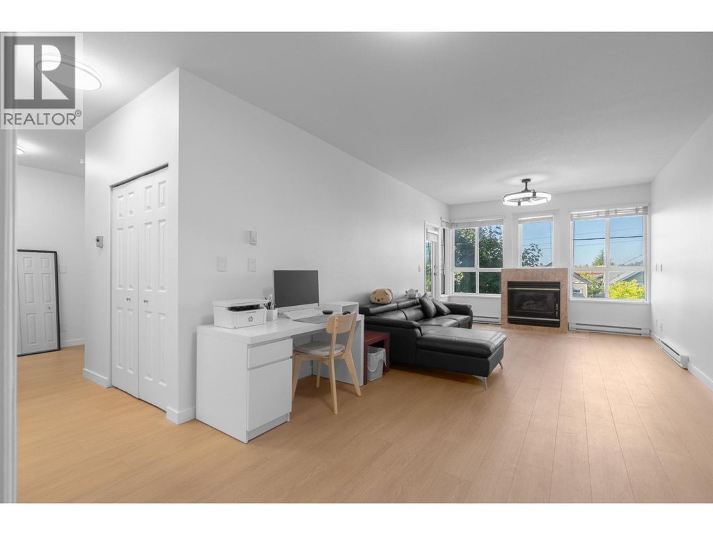 202 7300 Gilbert Road, Richmond