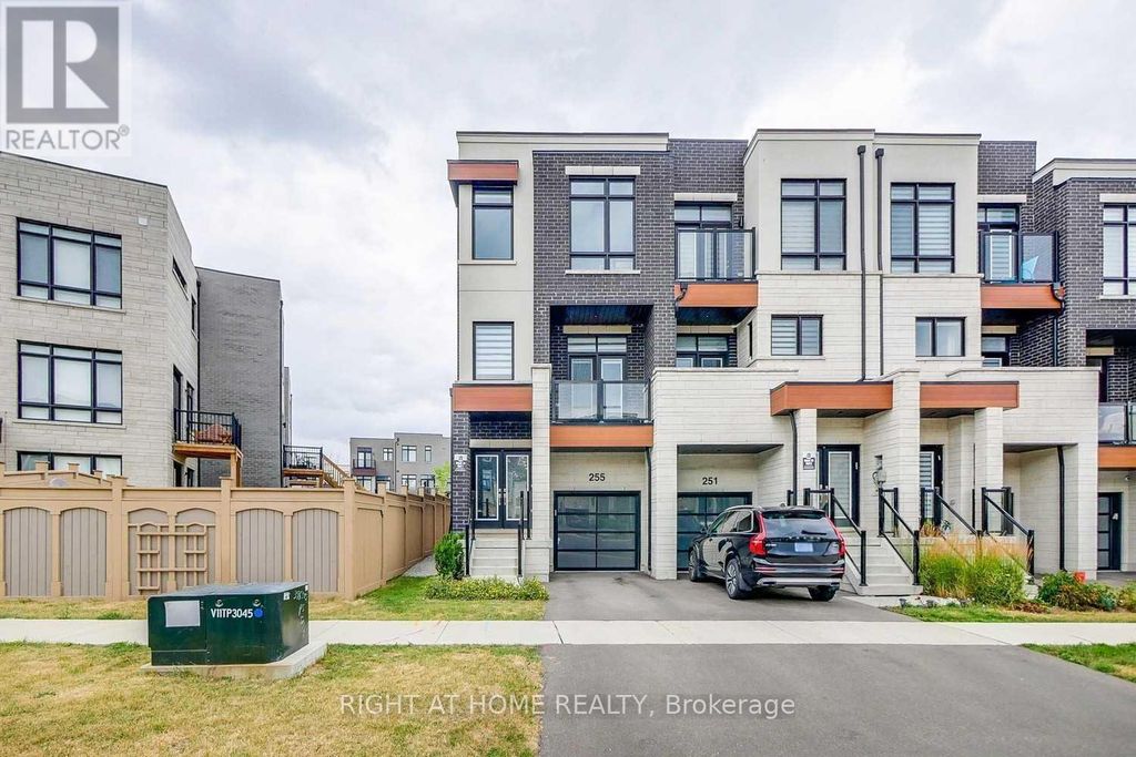 255 Thomas Cook Avenue, Vaughan (patterson)