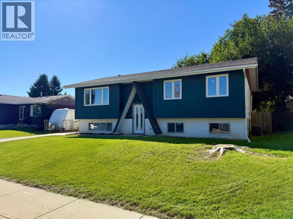 921 Ellis Crescent Se, High River
