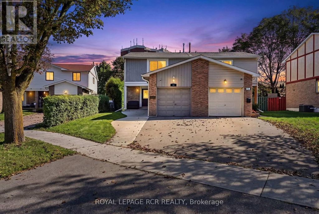 88 Red River Crescent, Toronto (rouge)
