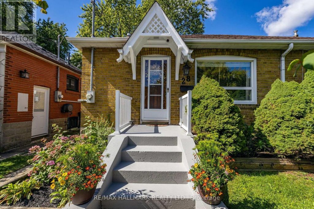 28 Thora Avenue, Toronto (oakridge)