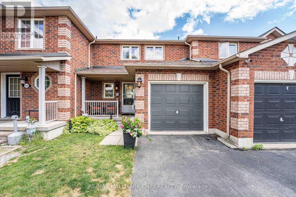 2035 Swan Street, Innisfil (alcona)