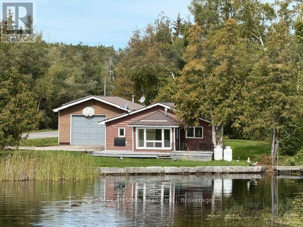 18 Bass Lake Road, Trent Lakes