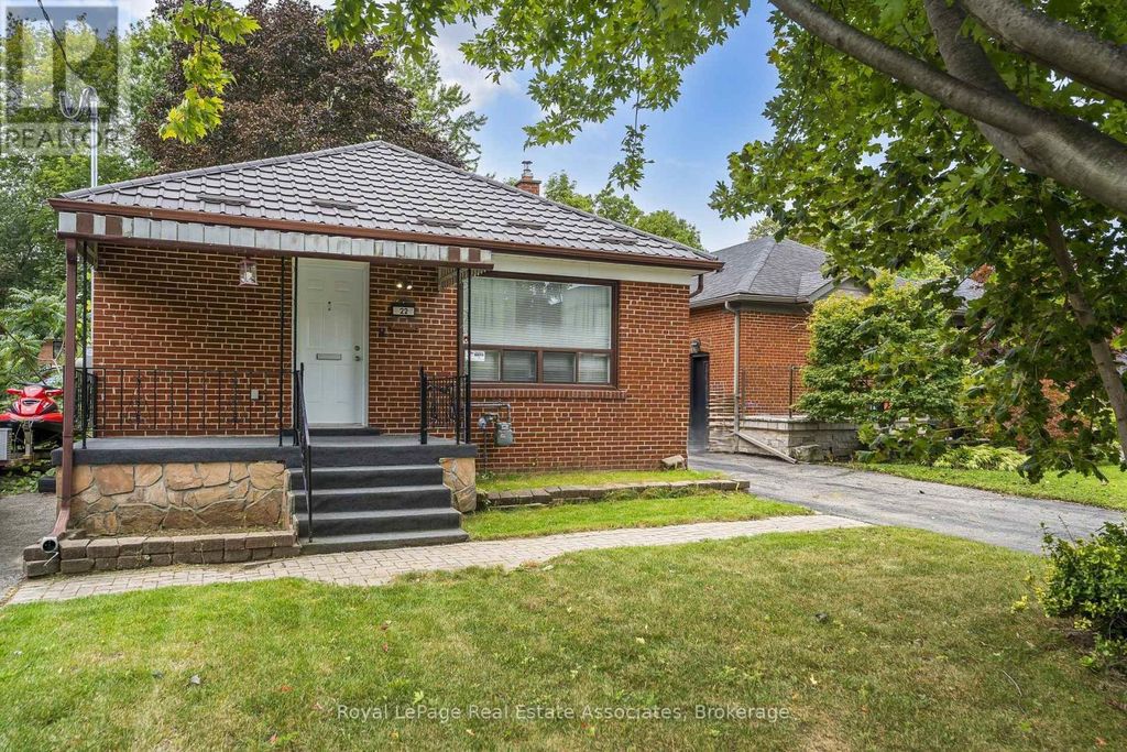 22 Maple Avenue N, Mississauga (port Credit)