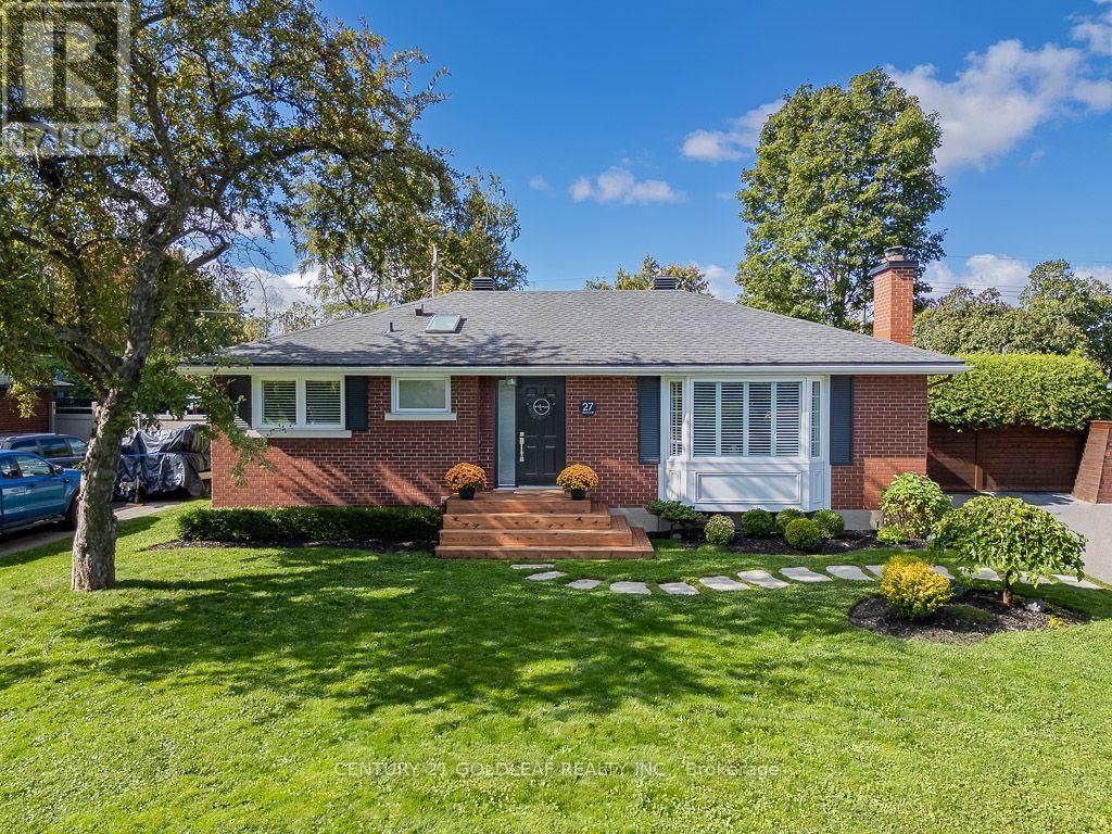 27 Roundhay Drive, Ottawa