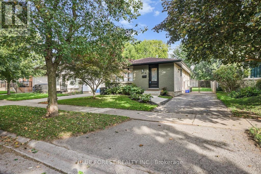 38 Stroud Crescent, London South (south X)
