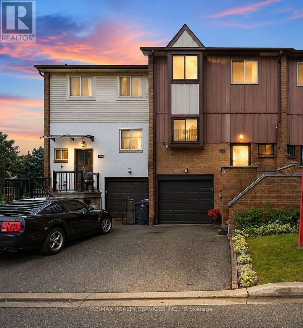68 - 68 Baronwood Court, Brampton (brampton North)