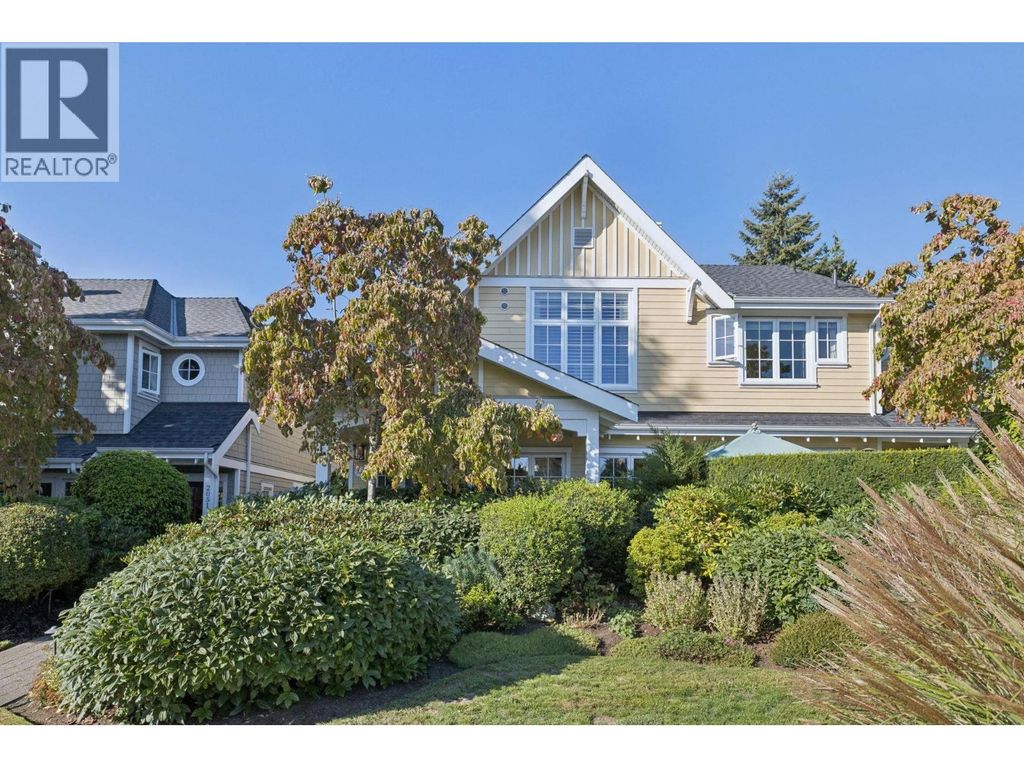2015 Esquimalt Avenue, West Vancouver