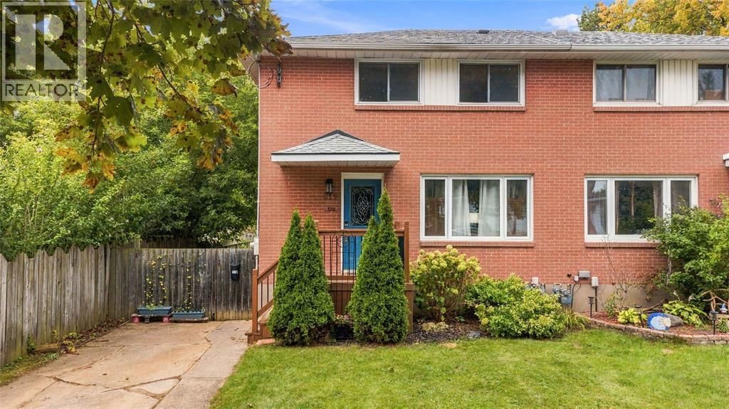 819 Elizabeth Avenue, Sarnia