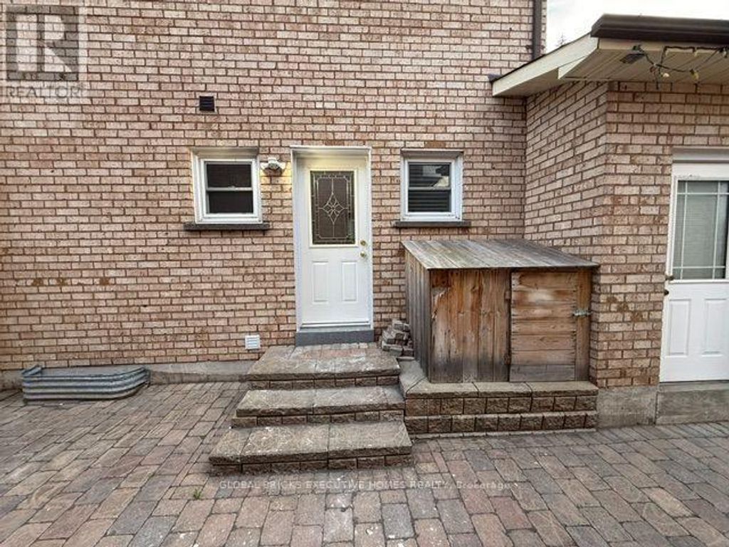 Lower - 66 Foundry Crescent, Markham (raymerville)