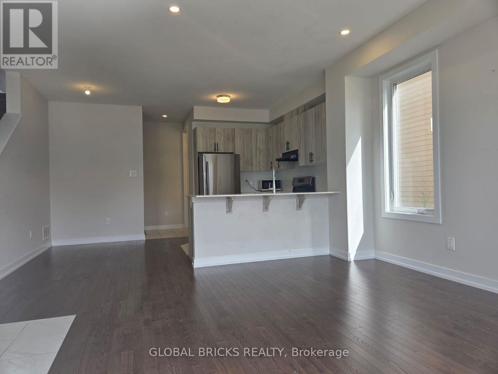 524 Oldenburg Avenue, Ottawa