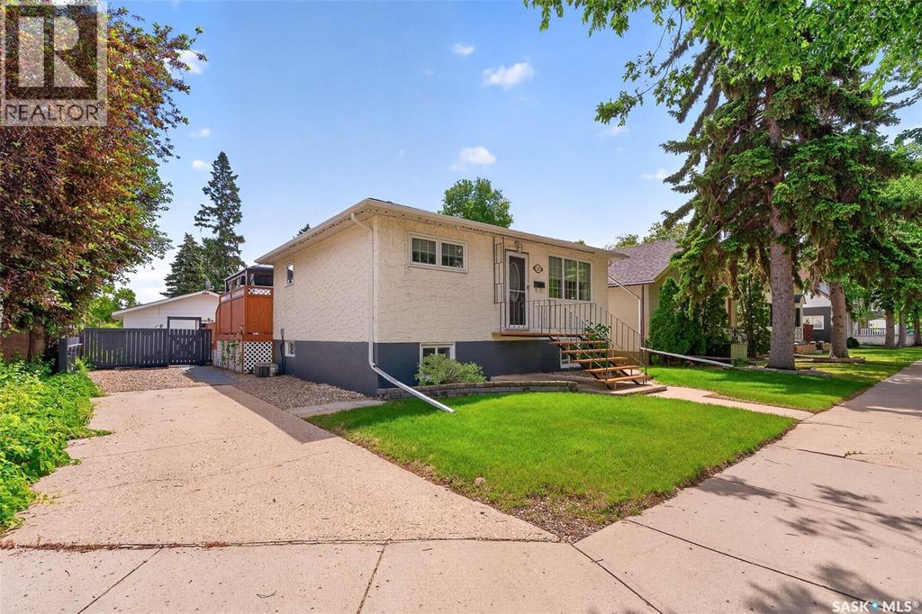 1225 Grafton Avenue, Moose Jaw