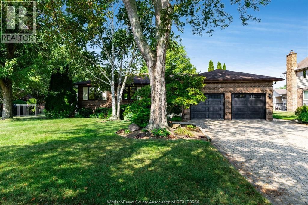105 Pointe West Drive, Amherstburg